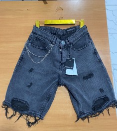 short jeans déchiré  MODESTO